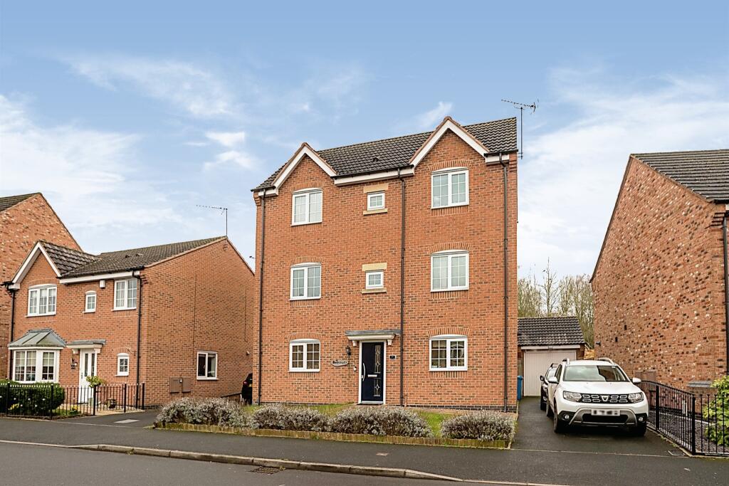 4 bedroom detached house for sale in Colliers Way, Huntington, Cannock