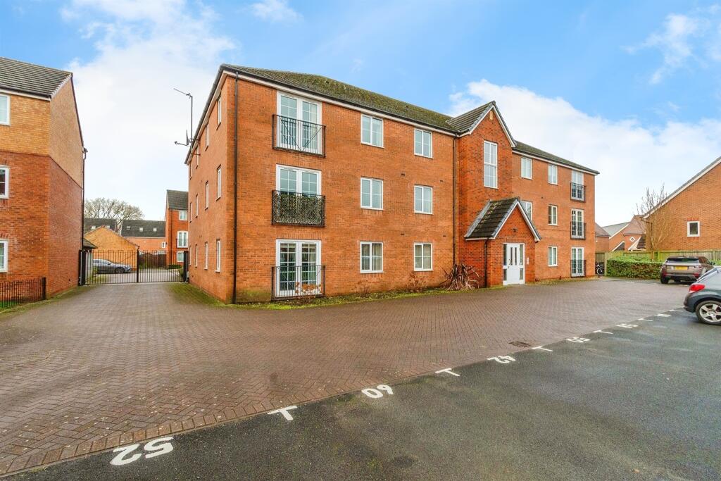 2 bedroom apartment for sale in Close, Churchbridge, Cannock, WS11