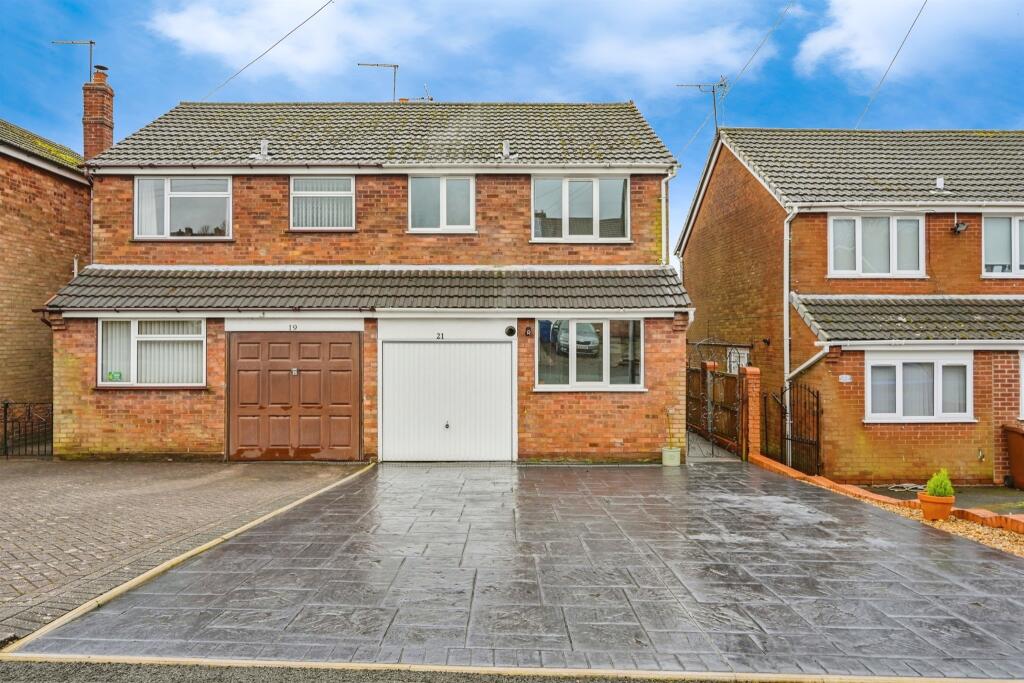 3 bedroom semidetached house for sale in Street, Hednesford