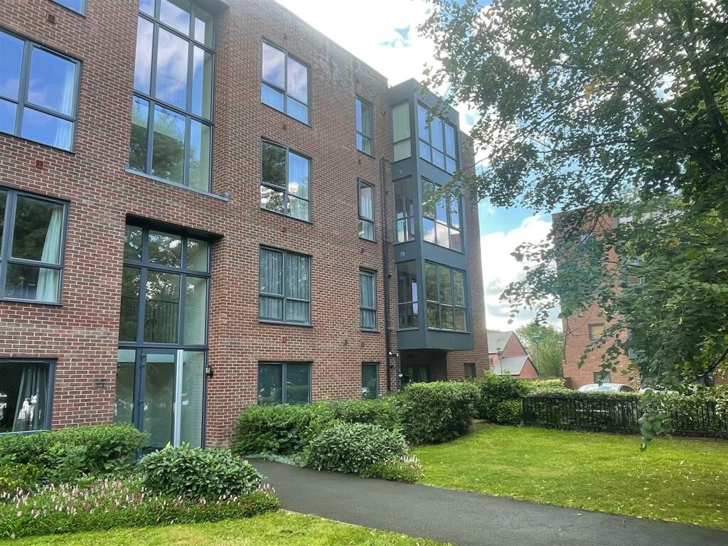 2 bedroom apartment for rent in Gloster House, Willoughby Avenue