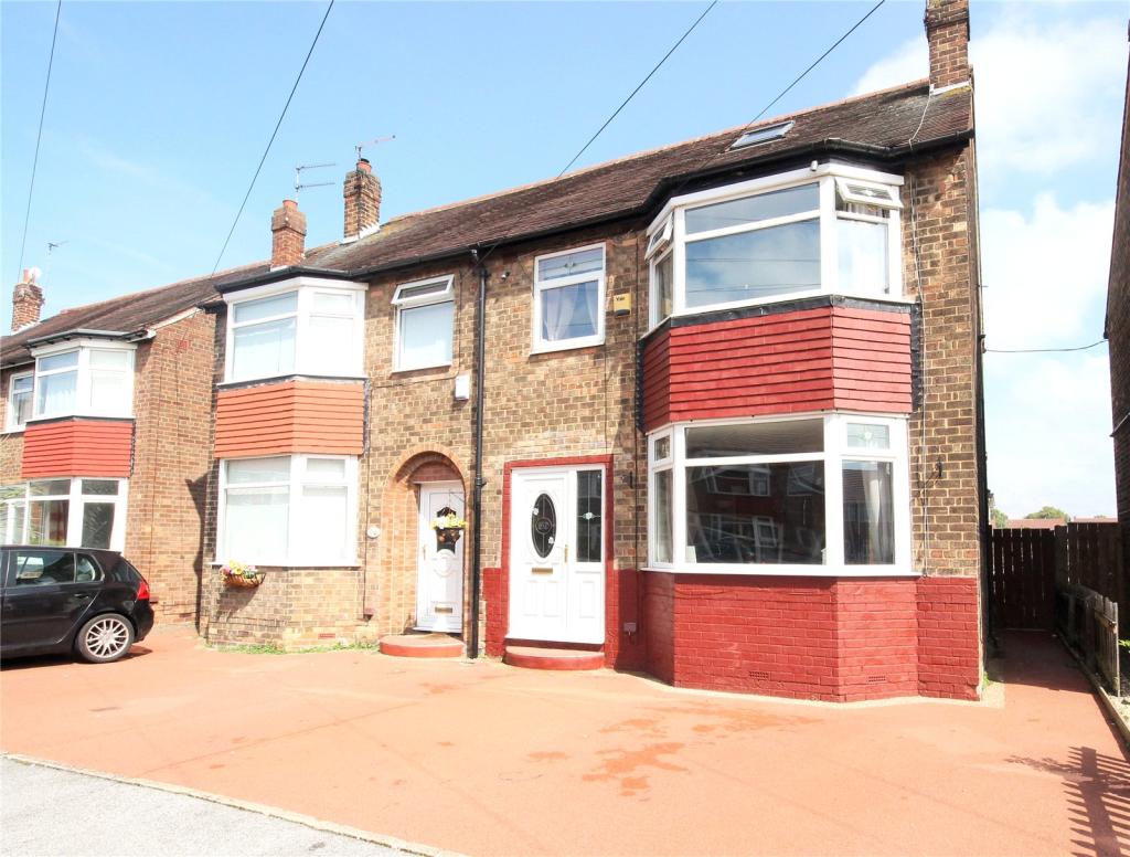 3 bedroom semi-detached house for sale in Ulverston Road, Hull, HU4