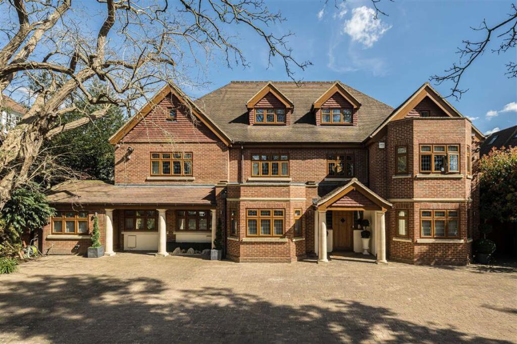 Main image of property: Court Road, Eltham