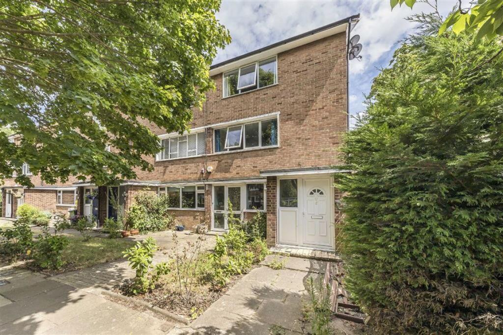 Main image of property: Lyme Farm Road, Lee