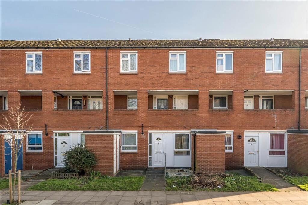 Main image of property: Wantage Road, Lee