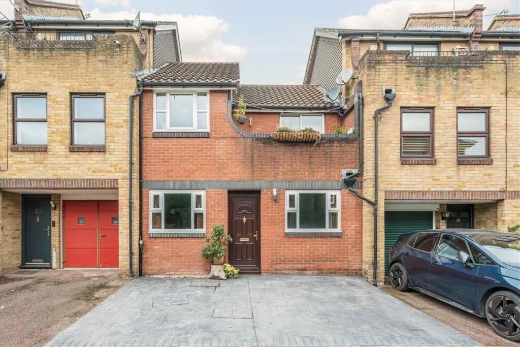 Main image of property: Greenland Mews, Deptford