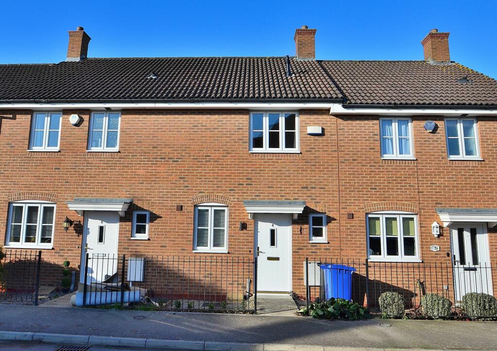 2 bedroom terraced house for rent in Pump Place, Old Stratford, MK19