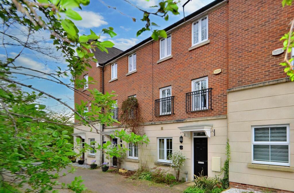 4 bedroom town house for rent in Fonda Meadows, Oxley Park, MK4