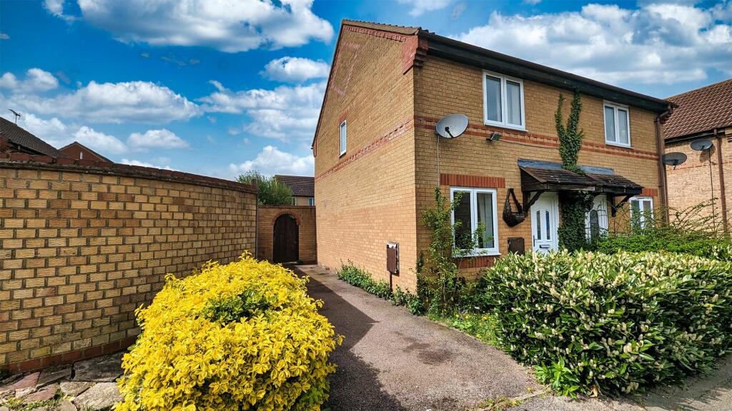 2 bedroom semi-detached house for rent in Wilsley Pound, Kents Hill, MK7
