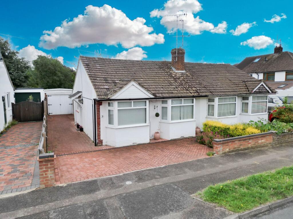 Main image of property: Linford Avenue, Newport Pagnell, MK16