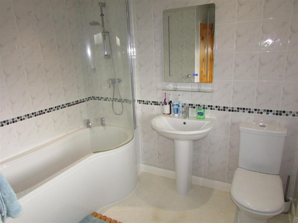 Main image of property: http://example.com