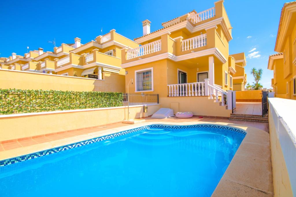 3 bedroom villa for sale in Villamartin, Spain