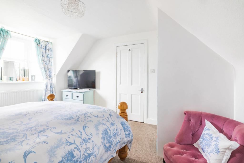 5 bedroom detached house for sale in Donniemaud Farmhouse Cornhill