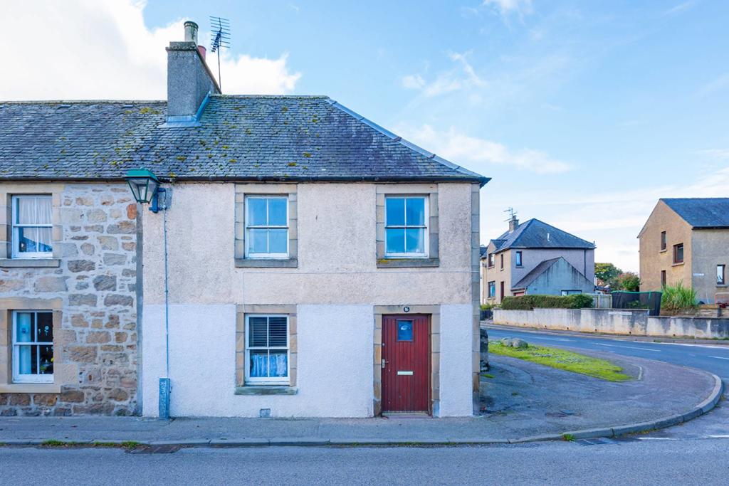 2 bedroom end of terrace house for sale in 16 Manse Street, Tain, IV19 1AN, IV19
