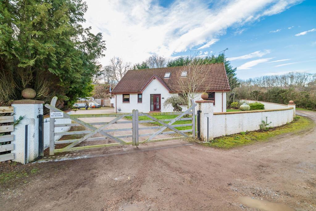 4 bedroom detached house for sale in Mill Brae House Mill Of
