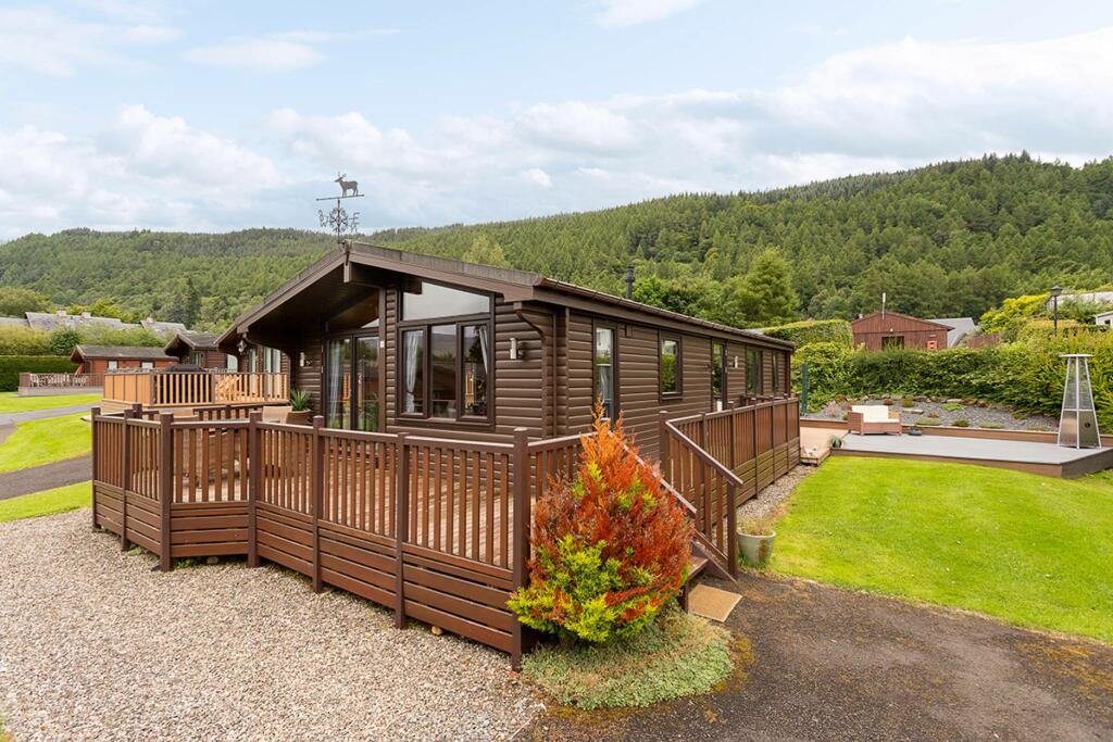 2 bedroom lodge for sale in Kenmore Mains of Taymouth estate Pitch
