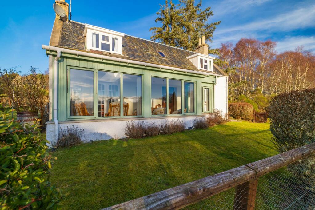 4 bedroom detached house for sale in Muckrach Cottage Dulnain Bridge