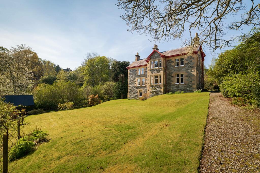 5 bedroom detached house for sale in Burnhill, Strathpeffer, IV14 9DH, IV14