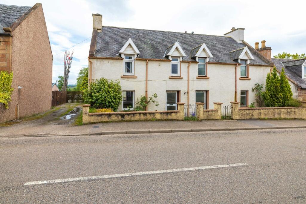 3 bedroom semidetached house for sale in Tullich Proby Street