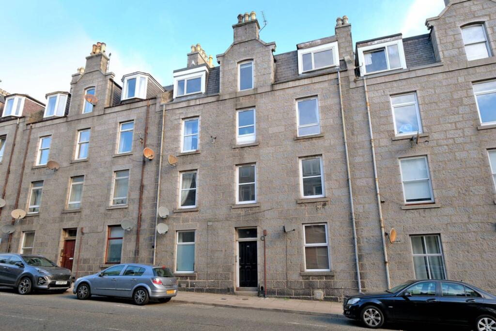 Main image of property: Top Floor 46 Esslemont Avenue, Rosemount, Aberdeen, AB25 1SQ