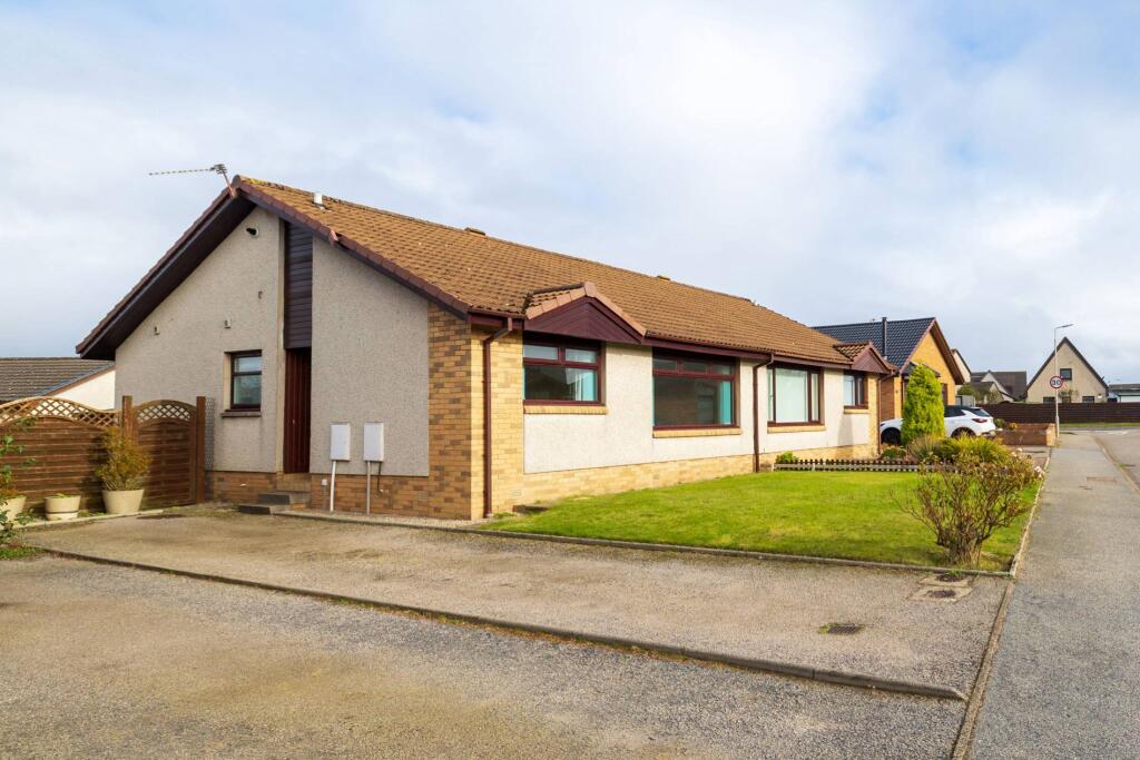 Main image of property: 6 Broomfield Park, Portlethen, AB12 4XT