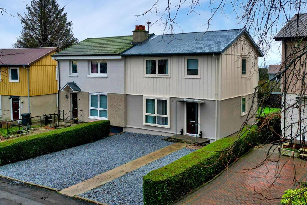 Main image of property: 10 Cummings Park Circle, Aberdeen, AB16 7AD