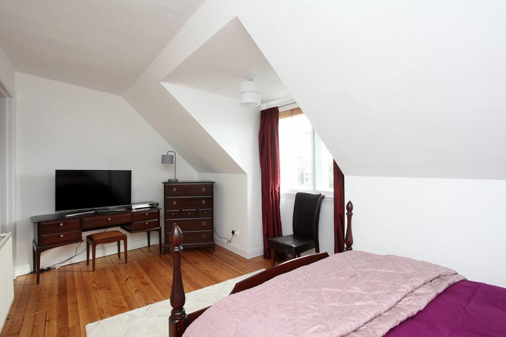 5 bedroom town house for sale in Bank House High Street, Inverkeithing