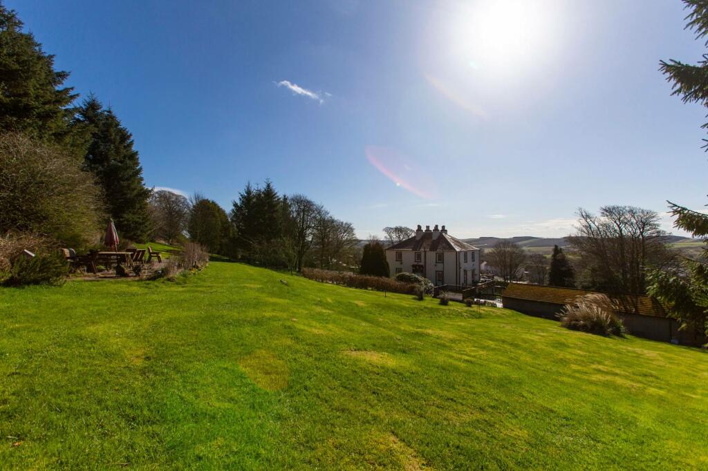 8 bedroom detached house for sale in Navitie House, Ballingry