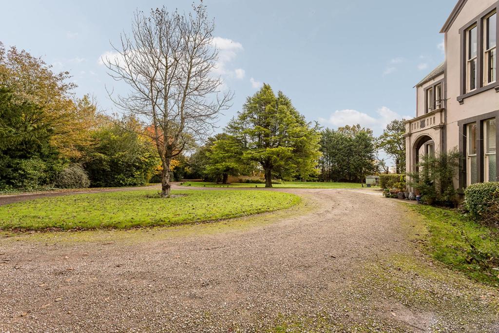 Additional property image - 1 and 2 Fernlea Forfar Road, Arbroath, DD11 3RA