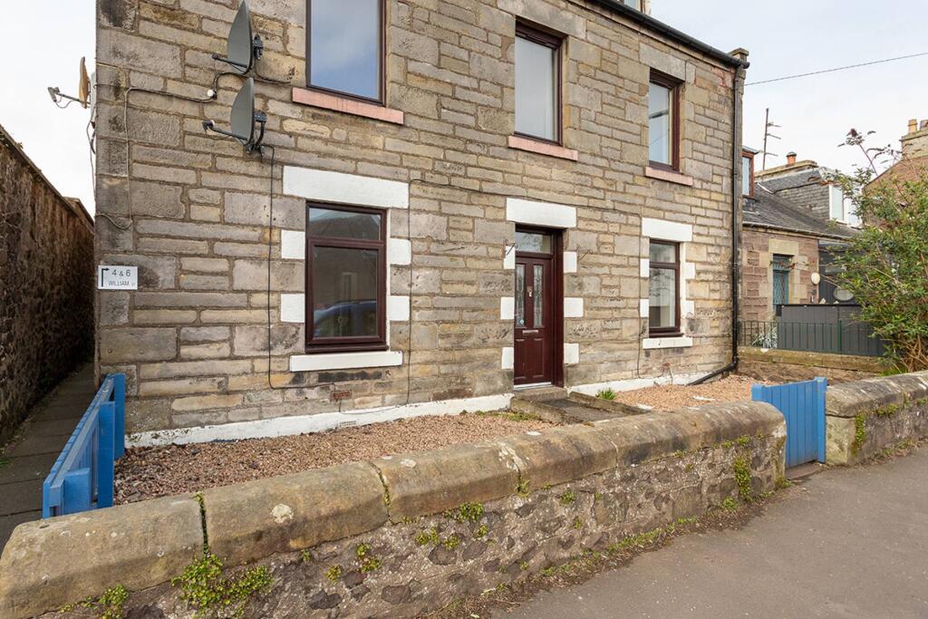Main image of property: 8 William Street, Tayport, DD6 9HN