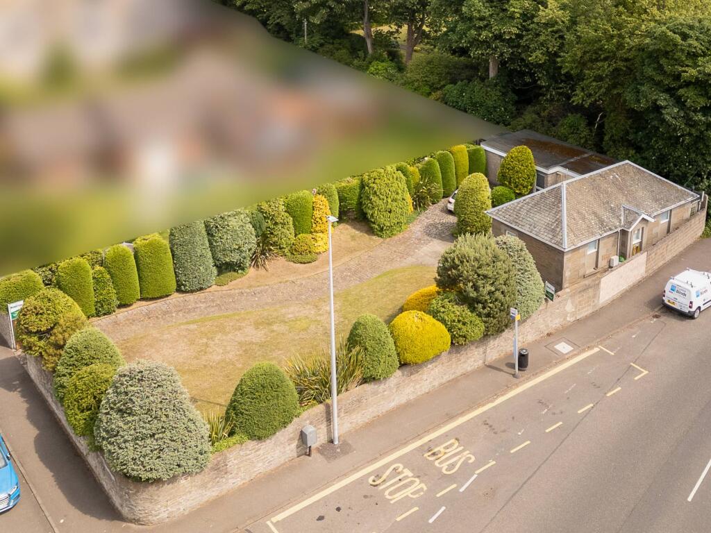 Main image of property: 2 Bayfield Road, Broughty Ferry, Dundee, DD5 1AW