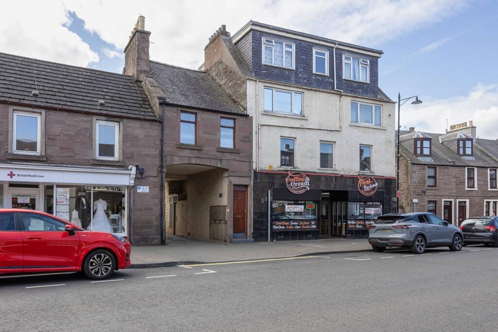 Main image of property: 118 East High Street, Forfar, DD8 2ER