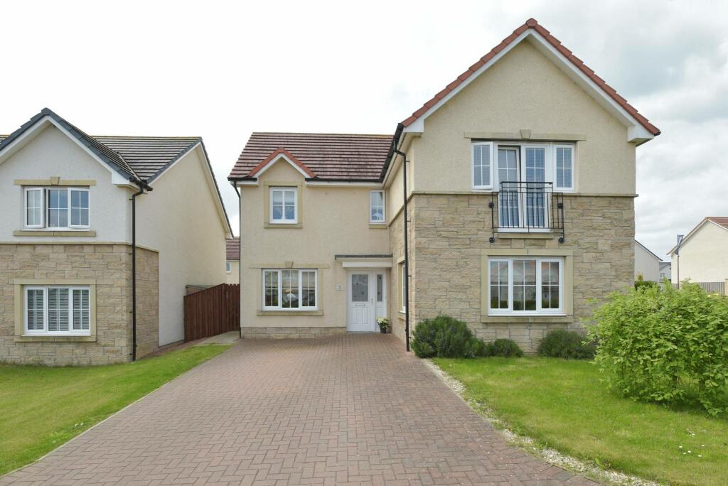 4 bedroom detached house for sale in 15 Millcraig Place, Winchburgh