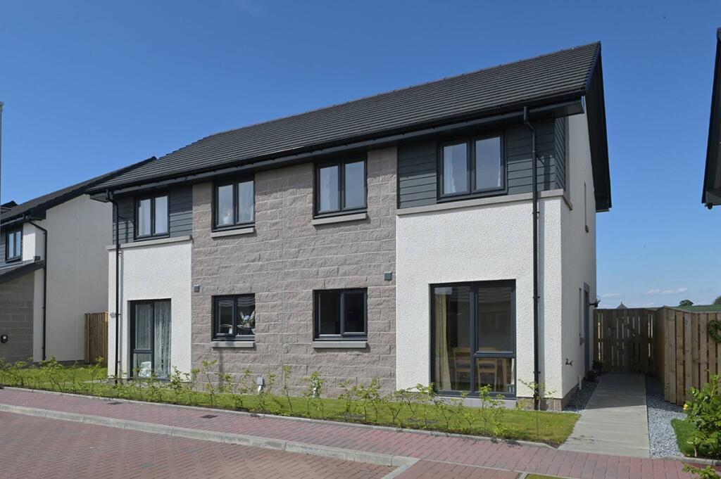 3 bedroom semi-detached house