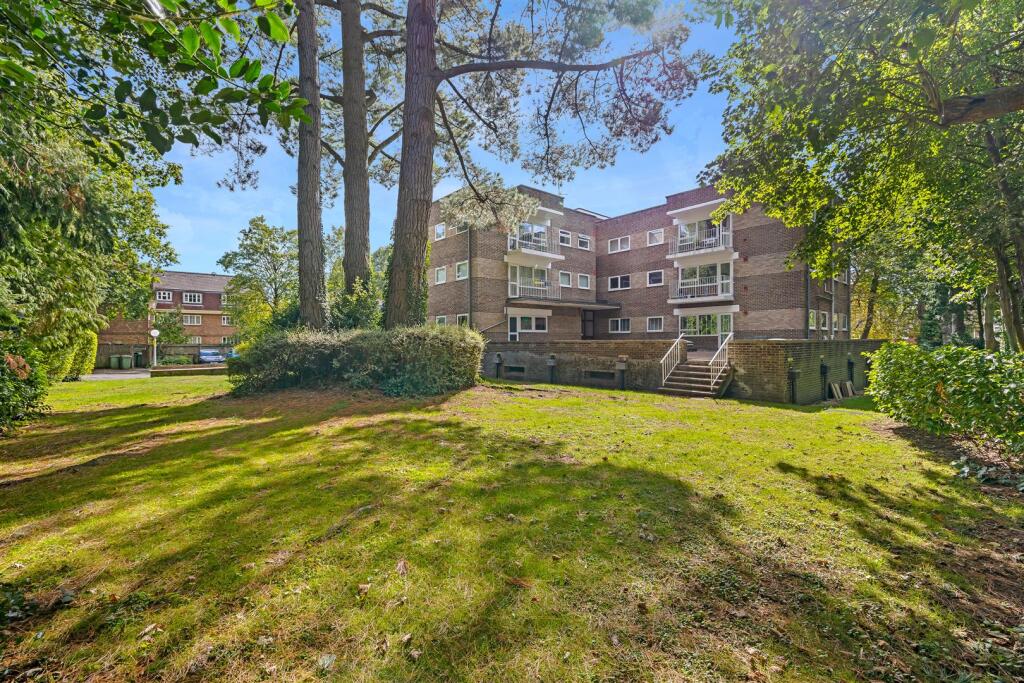 Main image of property: Hawthorn Close, Horsham