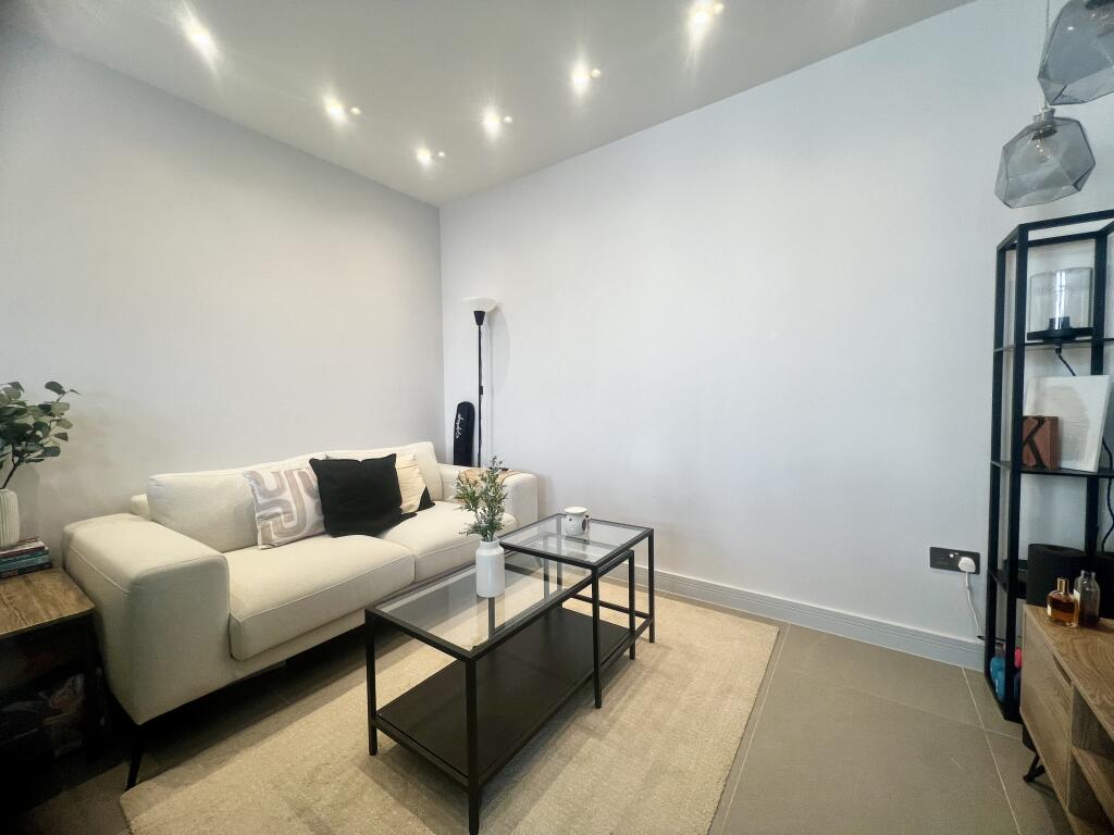 1 bedroom apartment for rent in Market Place, DIDCOT, OX11