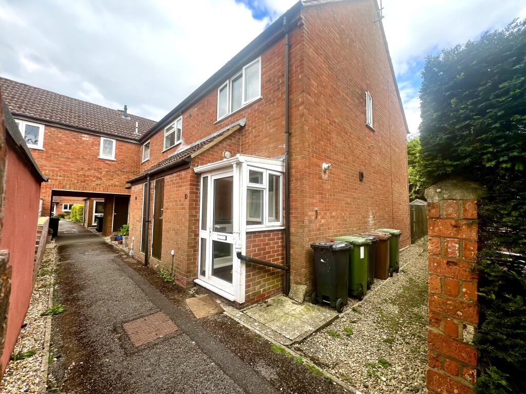 Main image of property: Chandlers Close, WANTAGE