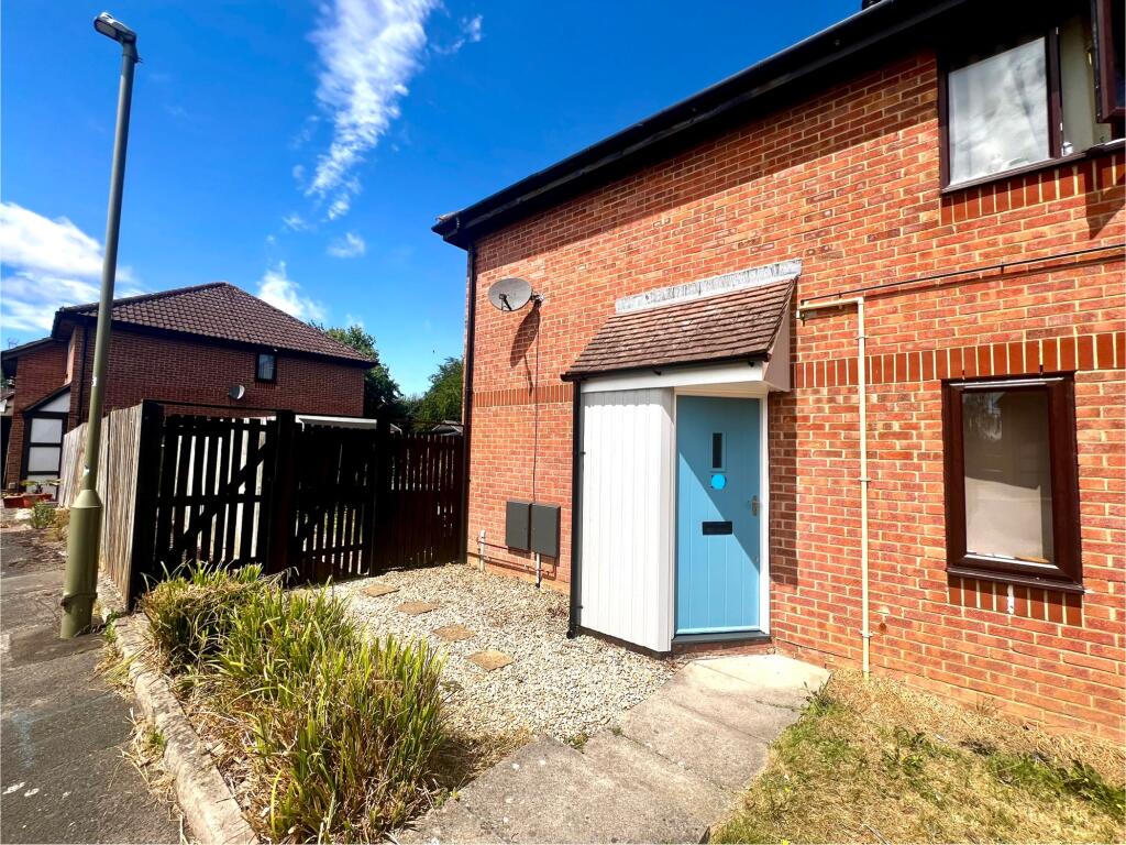 Main image of property: Cullerne Close, ABINGDON