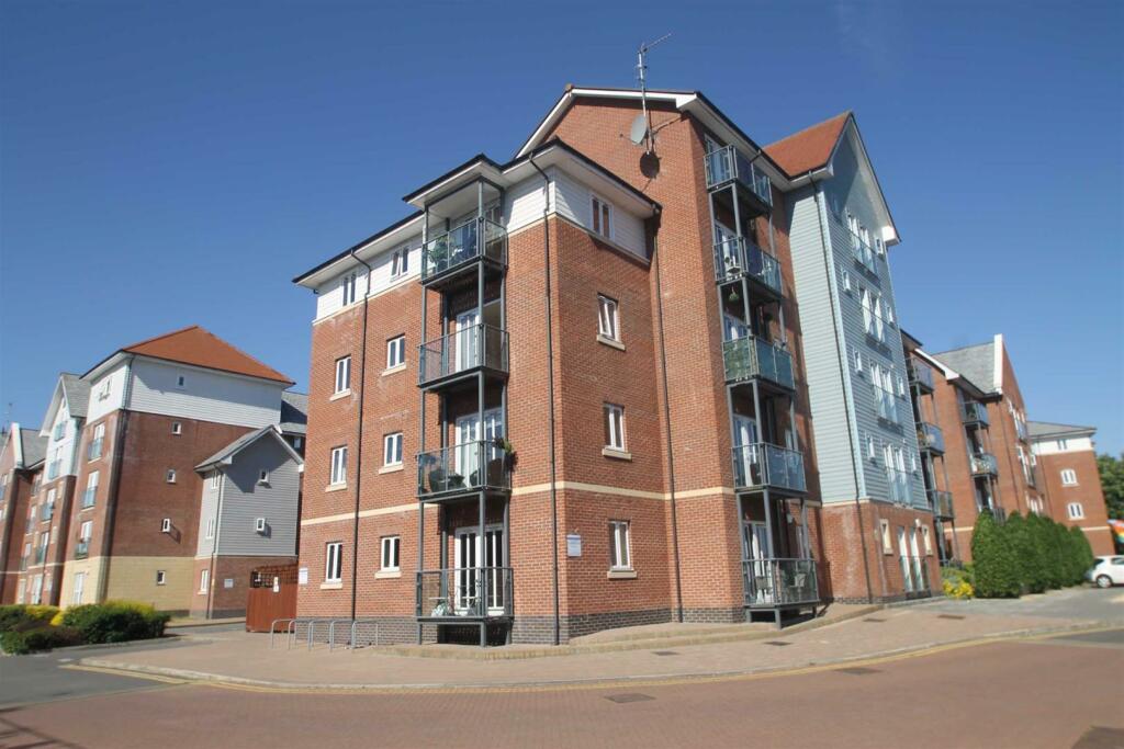 2 bedroom penthouse for rent in Saddlery Way, Chester, CH1