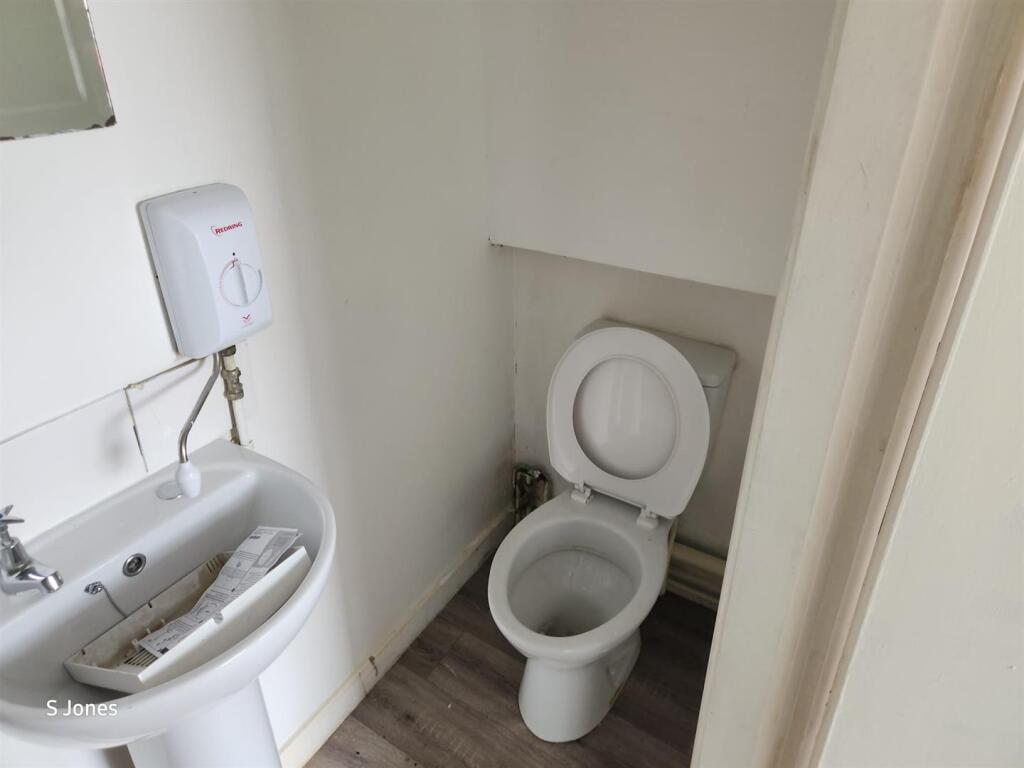 Main image of property: Flat 5 Market Street, Rhosllanerchrugog