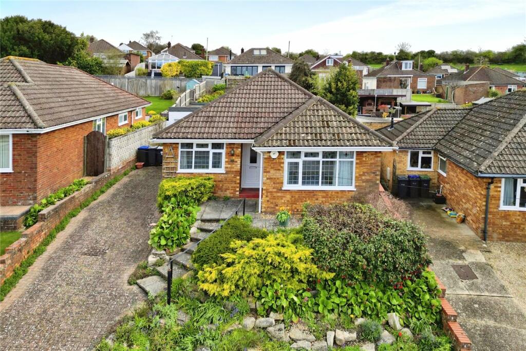 3 bedroom bungalow for sale in Balmoral Road, Salisbury, Wiltshire, SP1