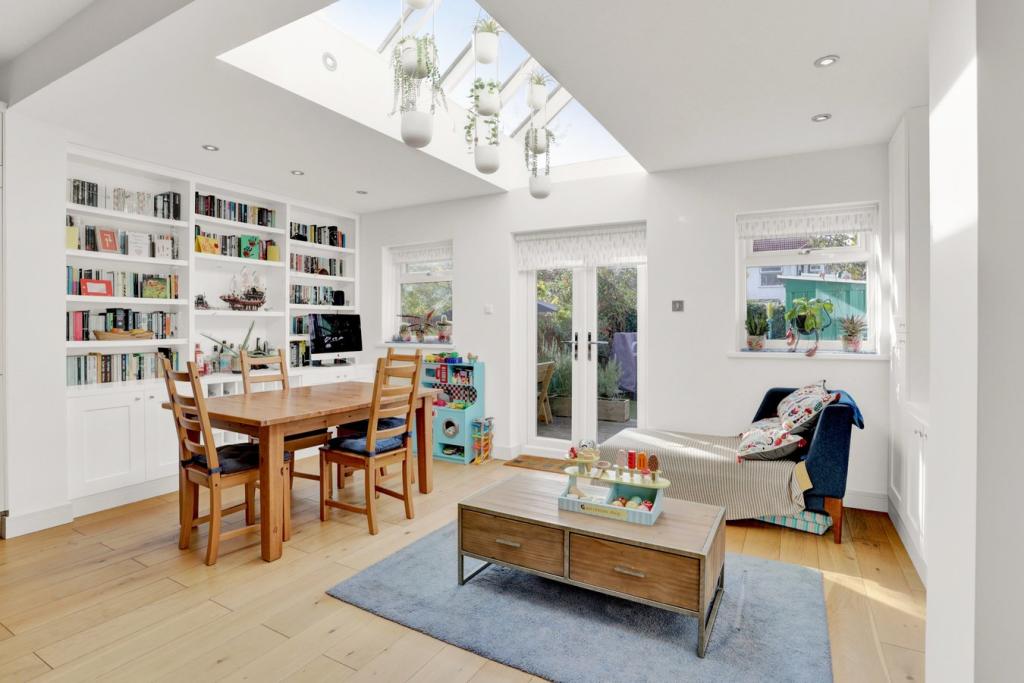 4 bedroom terraced house for sale in Raymond Avenue, Northfields