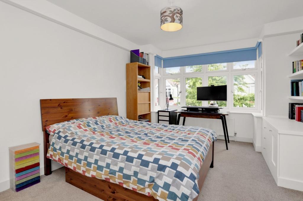 4 bedroom terraced house for sale in Raymond Avenue, Northfields