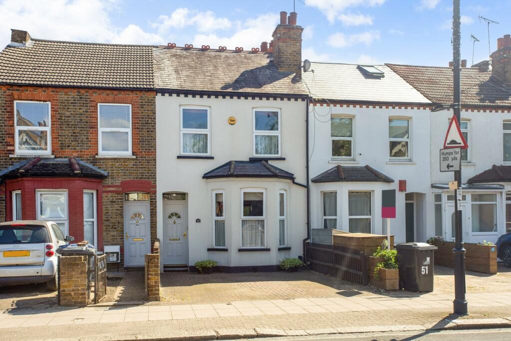 3 bedroom terraced house for sale in Northfield Avenue, Northfields