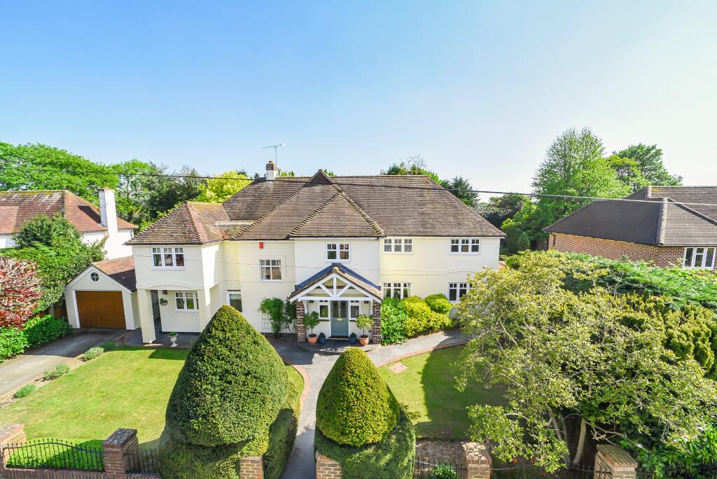 Main image of property: 14 Willow Walk, Englefield Green, TW20 0DQ