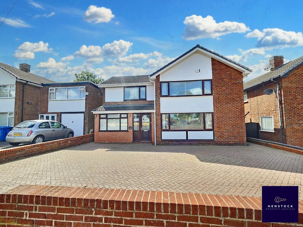 3 bedroom detached house for sale in Kirkway, Alkrington, Middleton