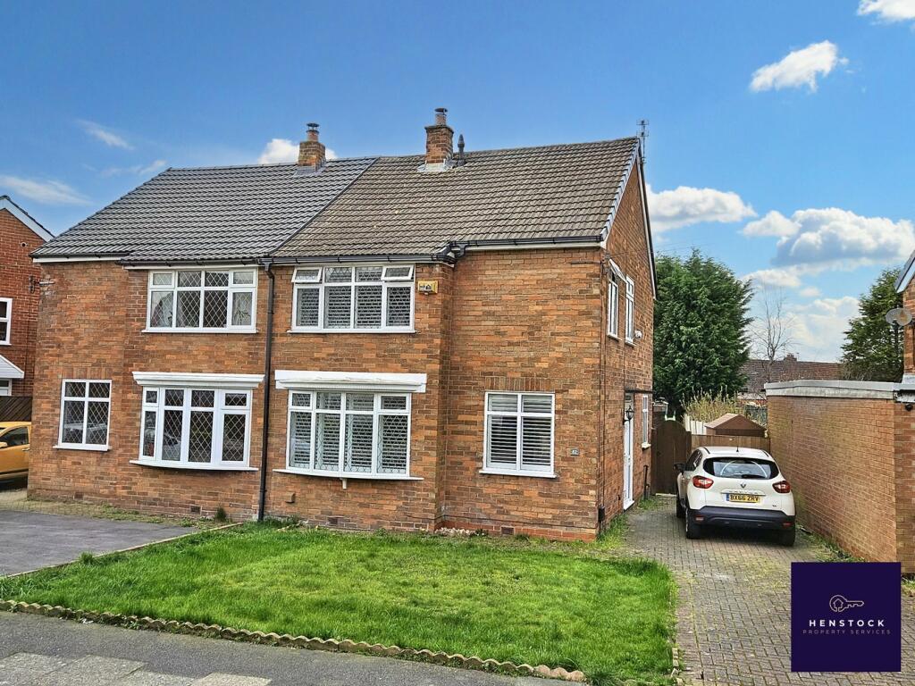 3 bedroom semidetached house for sale in Warwick Road, Alkrington