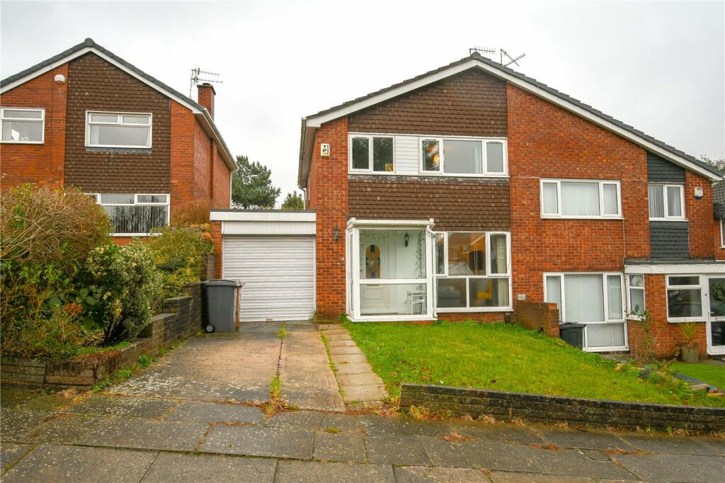 3 bedroom semidetached house for sale in Farndon Way, Prenton, Wirral, CH43