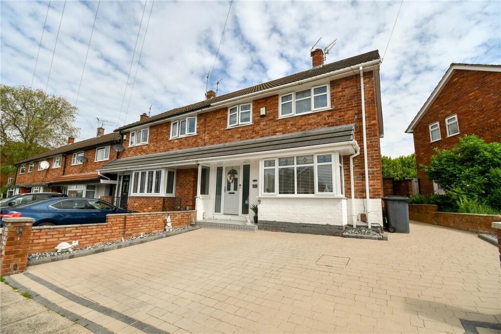 3 bedroom end of terrace house for sale in Prenton Hall Road, Prenton