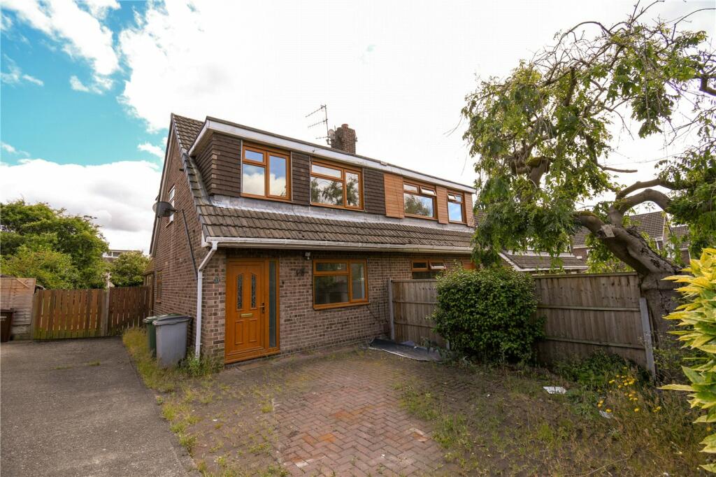 3 bedroom semidetached house for sale in Croft Close, Prenton, Wirral
