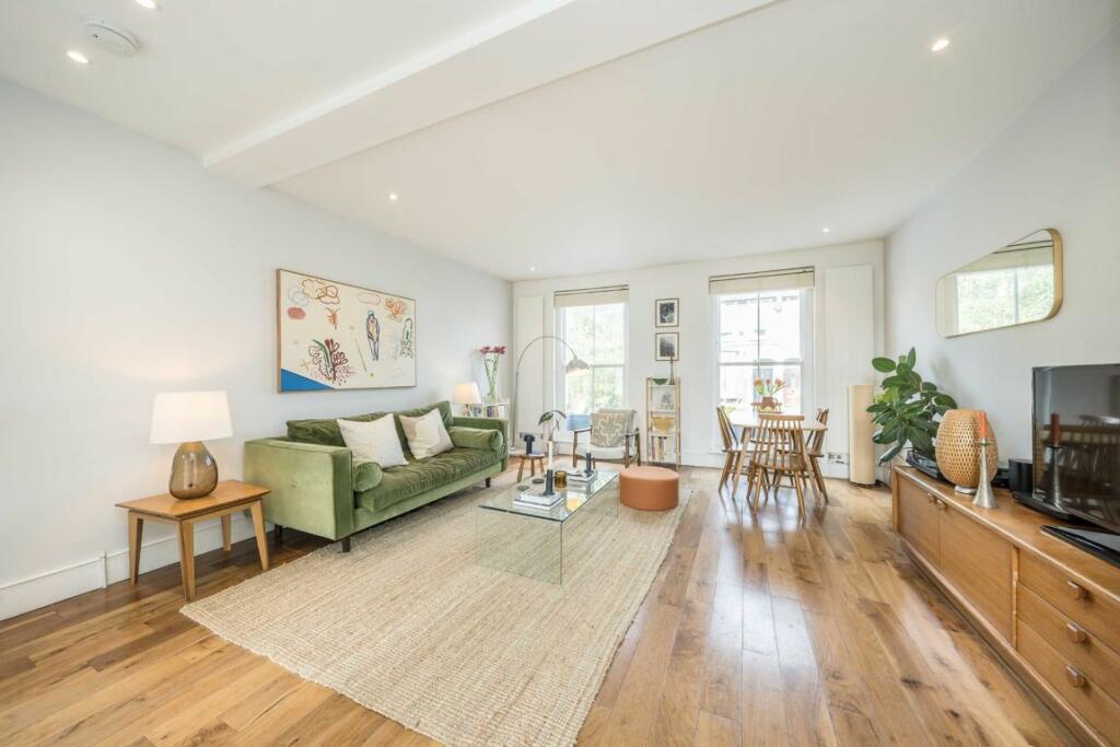 2 bedroom flat for sale in Albion Road, Stoke Newington, N16